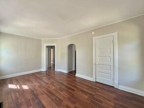 802-806 W Cedar St in Kalamazoo, MI - Building Photo - Building Photo