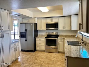 1543 N La Rosa Dr in Tempe, AZ - Building Photo - Building Photo