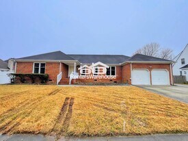 352 Peace Haven Dr in Norfolk, VA - Building Photo