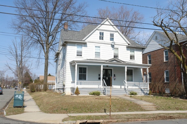 131-133 E Cliff St in Somerville, NJ - Building Photo - Building Photo