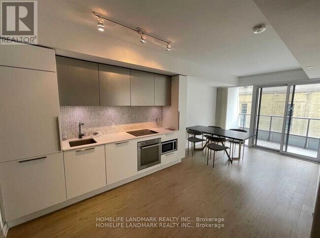 85-685 Wood St in Toronto, ON - Building Photo - Building Photo
