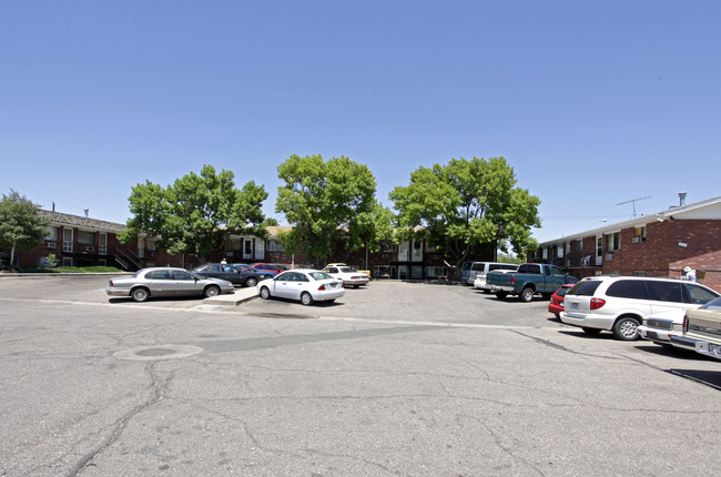 3007 Denver St in Evans, CO - Foto de edificio - Building Photo