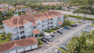 18001 Richmond Pl Dr in Tampa, FL - Building Photo - Building Photo