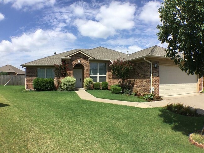 18001 Montoro Way in Edmond, OK - Building Photo - Building Photo