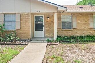 1324 Whitehall Dr in Plano, TX - Building Photo - Building Photo