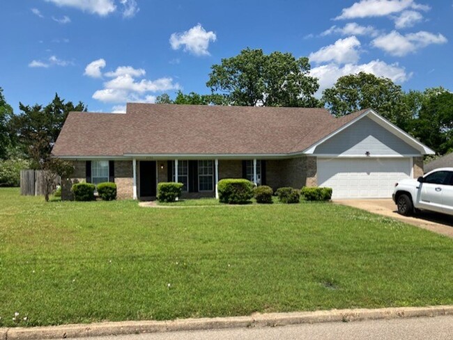 property at 2506 Teakwood Ln