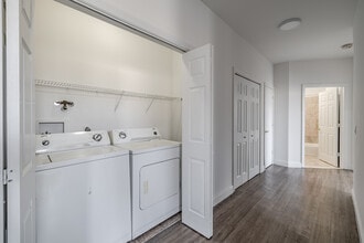 650 Park Avenue in East Orange, NJ - Foto de edificio - Interior Photo