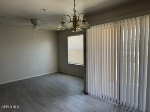 6027 Brook Hollow Dr in El Paso, TX - Building Photo - Building Photo