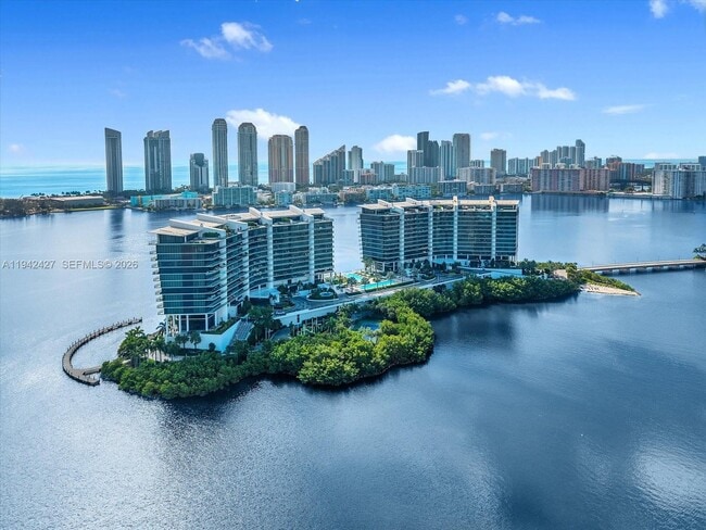 5500 Island Estates Dr in Aventura, FL - Foto de edificio - Building Photo