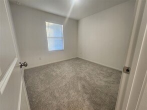 715 Amberwood Creek Dr in Crosby, TX - Building Photo - Building Photo