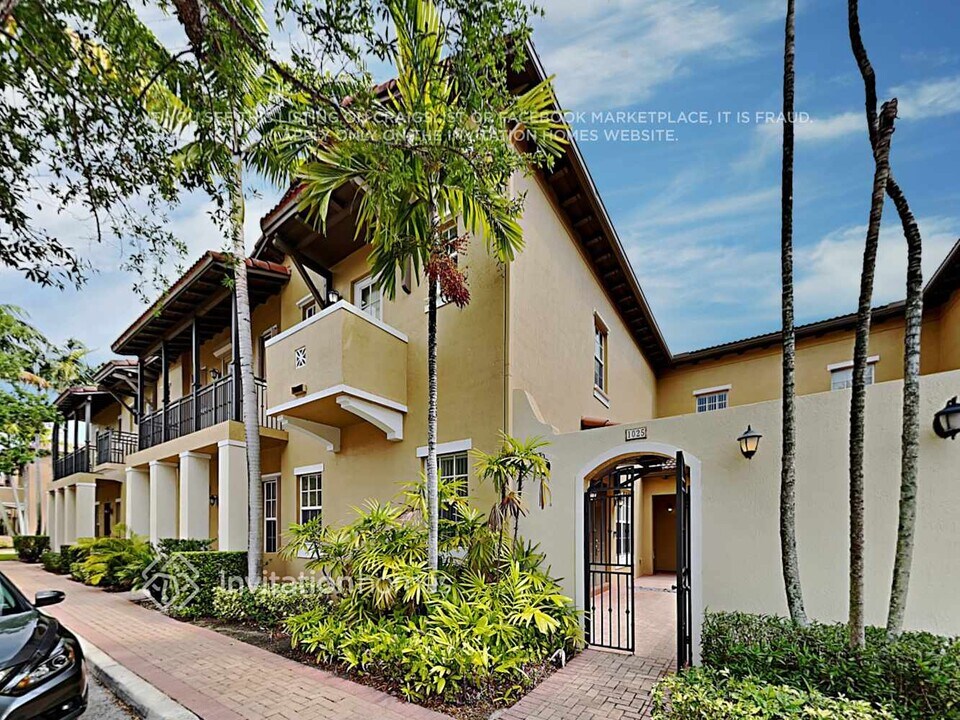 1025 SW 146th Terrace in Pembroke Pines, FL - Building Photo