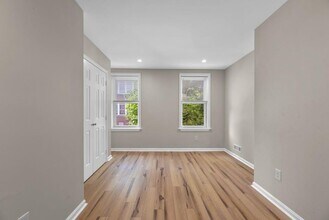 2042 E Fayette St in Baltimore, MD - Building Photo - Building Photo
