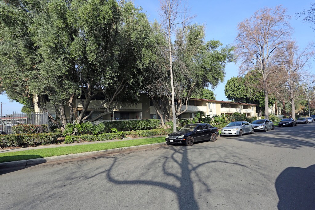 The Arbors Apartments Santa Ana, CA Apartments For Rent