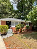 2556 Old Hapeville Rd SW