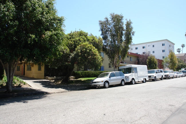 Manhattan Place in Los Angeles, CA - Foto de edificio - Building Photo