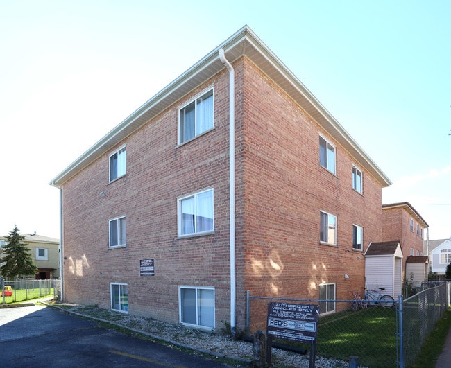 9636 Golf Ter in Des Plaines, IL - Building Photo - Building Photo