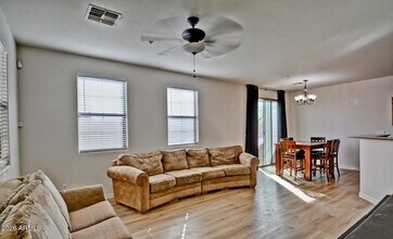 8169 W Groom Creek Rd in Phoenix, AZ - Building Photo - Building Photo