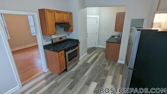 98 Woodledge St in Boston, MA - Building Photo