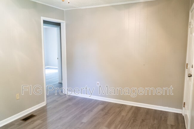property at 11244 Yarnell Rd
