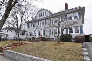 47 Crosby Rd, Unit 2 in Chestnut Hill, MA - Building Photo