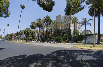 Churchill Apartments in Los Angeles, CA - Building Photo - Building Photo