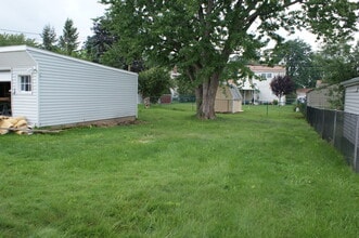 6490 Almont Dr in Brook Park, OH - Building Photo - Building Photo
