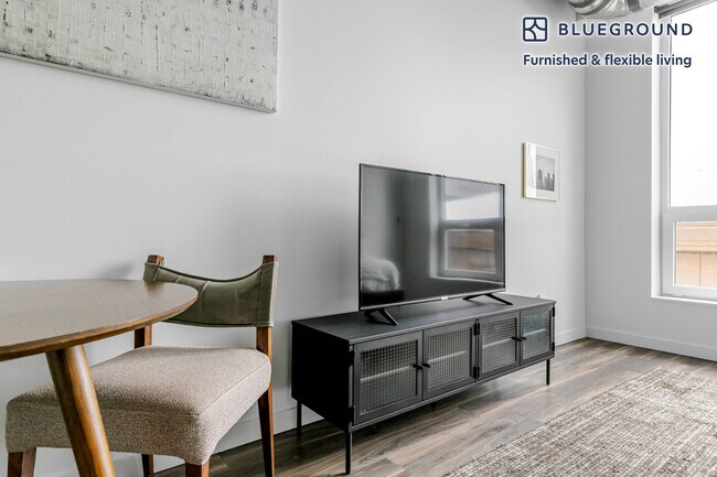 61 W Erie St, Unit SI FL3-ID1402 in Chicago, IL - Building Photo - Building Photo