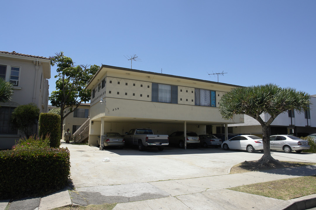 The Hobart Apartments in Los Angeles, CA - Foto de edificio