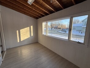 38 Park Ave in Newport, ME - Building Photo - Building Photo