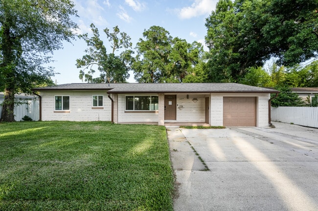 property at 2009 S Osceola Ave