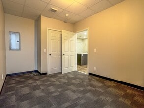 101 N Mill St in Lake Mills, IA - Building Photo - Building Photo