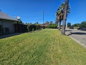 800 Butte St in Corning, CA - Building Photo - Building Photo