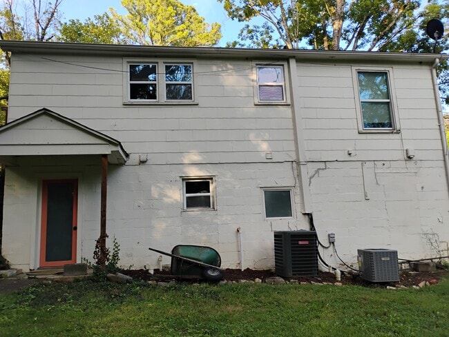509 Burns Rd, Unit A in Knoxville, TN - Building Photo - Building Photo