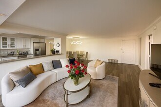 2841 N Ocean Blvd in Fort Lauderdale, FL - Building Photo - Building Photo