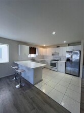 230 E Broadway-Unit -1 in Long Beach, NY - Building Photo - Building Photo