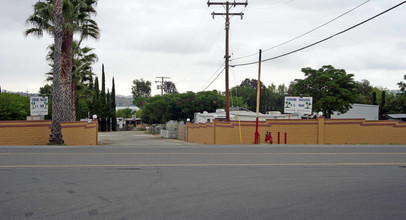 Weekend Paradise R.v. Park in Lake Elsinore, CA - Building Photo - Building Photo