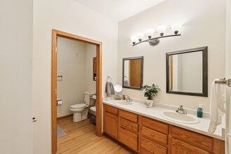 301 Harbour Town Dr in Madison, WI - Building Photo - Building Photo