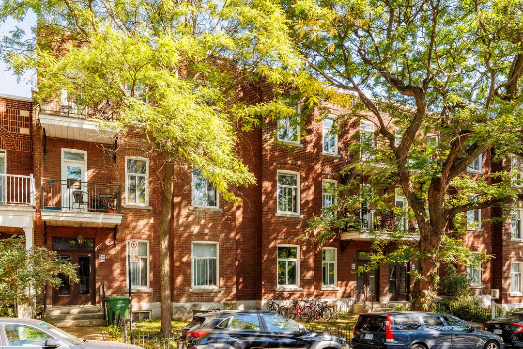 2287 Wilson Av in Montréal, QC - Building Photo