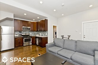 1338 W Huron St in Chicago, IL - Building Photo - Building Photo