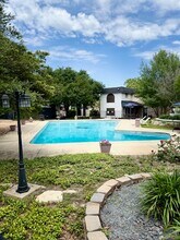 Wilshire Woods in San Antonio, TX - Foto de edificio - Building Photo