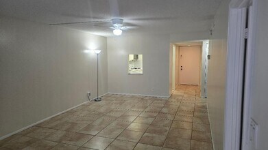 8605 W Sample Rd, Unit 103 in Coral Springs, FL - Building Photo - Building Photo