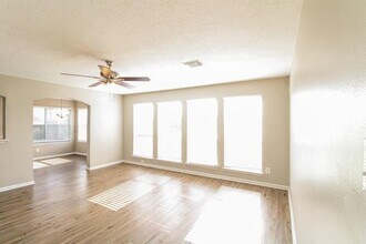 304 Cedar Branch Dr in League City, TX - Building Photo - Building Photo