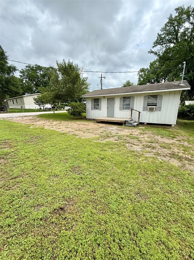 519 McGuire Ln in Huntsville, TX - Building Photo - Building Photo