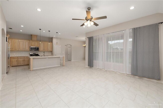 13 Gorman Fls Rd in McAllen, TX - Building Photo - Building Photo