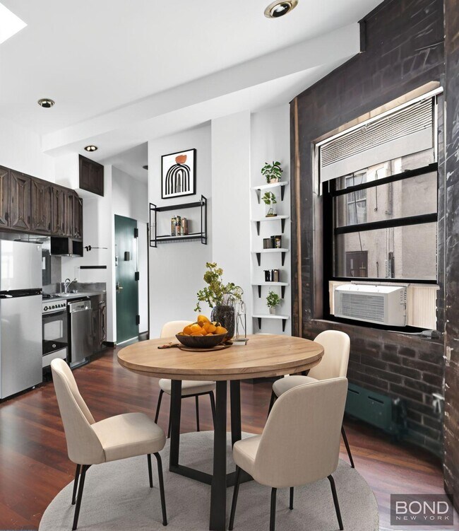 516 E 12th St in New York, NY - Building Photo - Building Photo