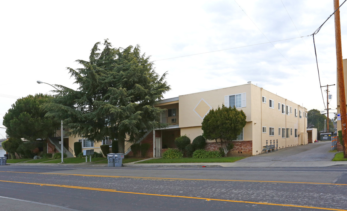 935 Pomeroy Ave in Santa Clara, CA - Building Photo