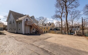 36 Cedar St, Unit 1 in Worcester, MA - Building Photo - Building Photo