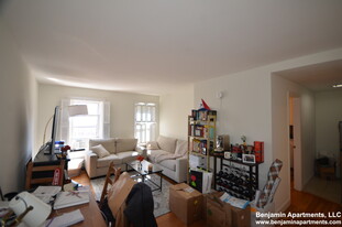 517 Beacon St, Unit 2 in Boston, MA - Building Photo
