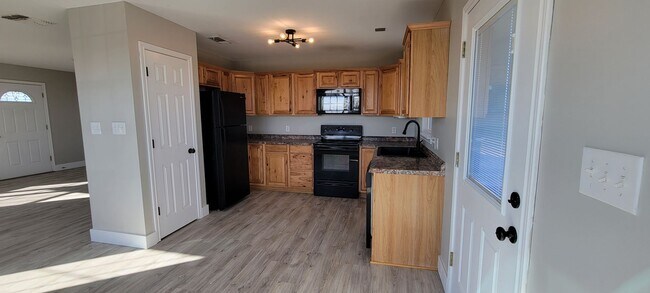 465 Cottletown Rd in Smithville, TX - Building Photo - Building Photo