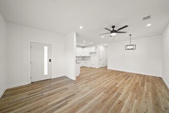 6206 Lyndhurst Dr in Houston, TX - Building Photo - Building Photo